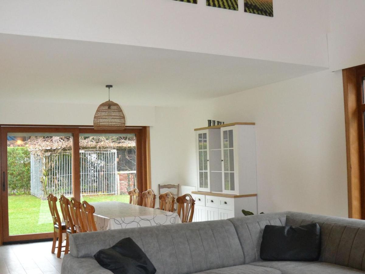 Welcoming Villa In Puivelde With Terrace Garden Barbeque Exterior foto